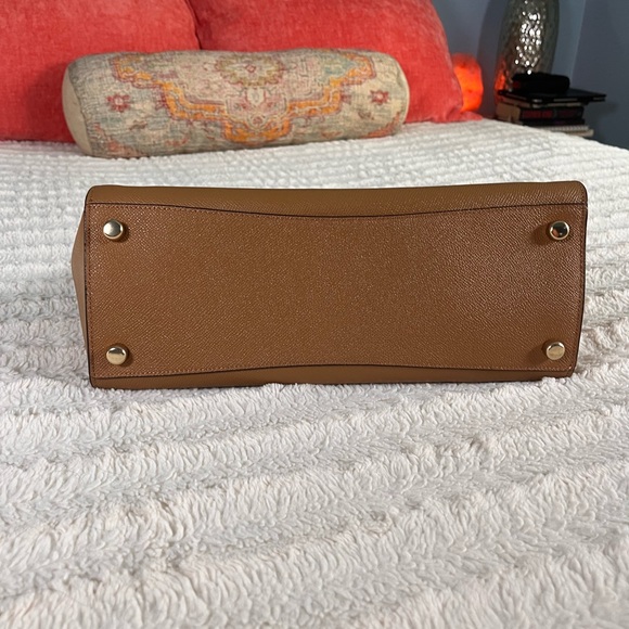 Coach Avary Tote Saddle Brown Gold Hardware NWOT - Picture 11 of 11